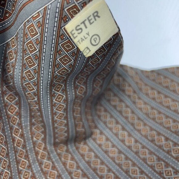 VTG Made in Italy Diamond Geometric Prints Light‎ Gray & Rust Scarf 54" - Picture 5 of 6